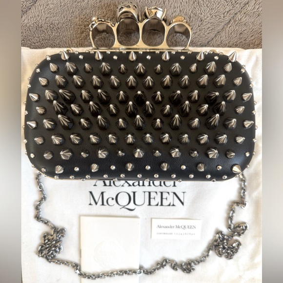 NEW🔥Alexander McQueen Skull Knuckle Bag with Spikes🔥 - Picture 12 of 16